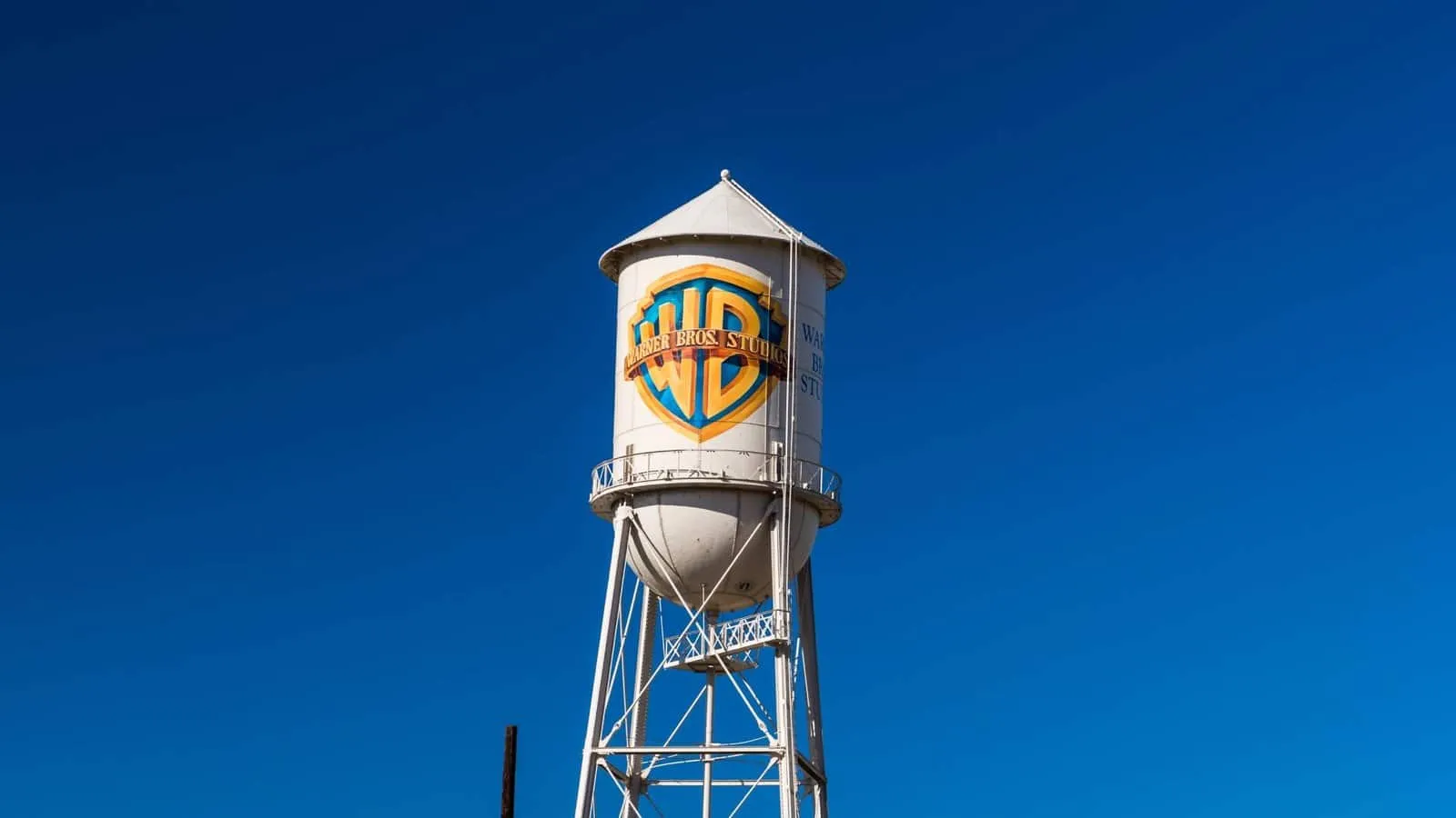 Netflix negocia compra da Warner; conheça os interessados