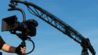 Steadicam substitui grua em quais cenas?