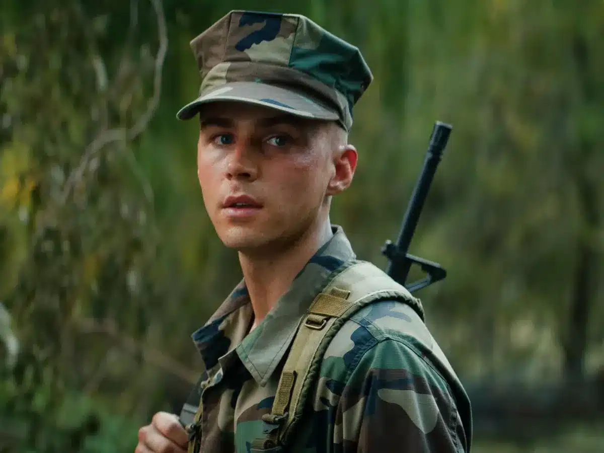 Netflix encerra série militar gay Boots após críticas
