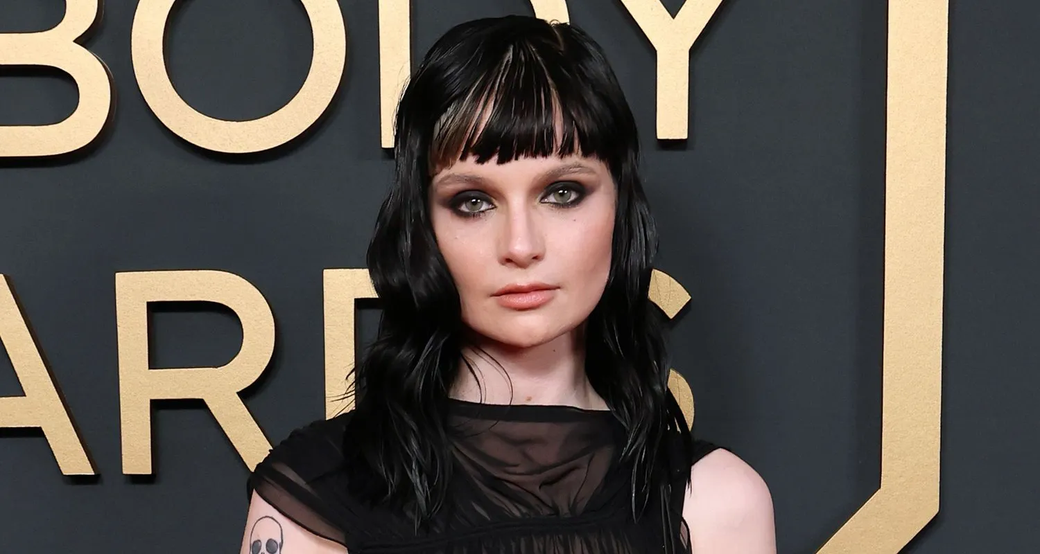 Lola Pettycreek estreia série na Netflix com notas intrigantes