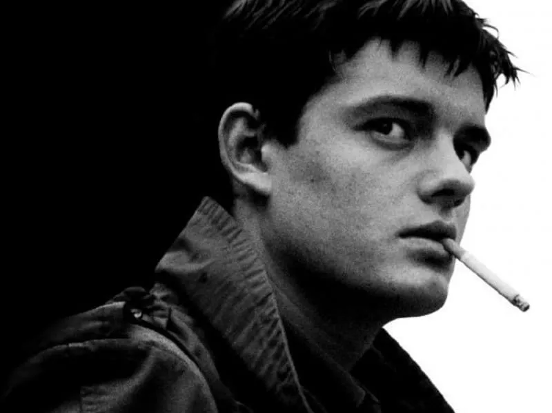 Sessão gratuita exibe filme sobre Ian Curtis na Estação Paula Souza