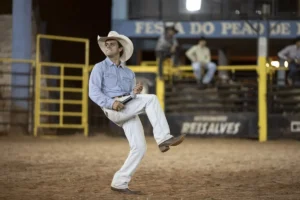 Felipe Simas fala sobre mudança de vida após filme