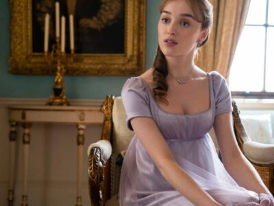 Phoebe Dynevor revela por que saiu de Bridgerton