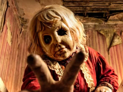 Crítica: Dolly – A Boneca Maldita | Terror bizarro da temporada