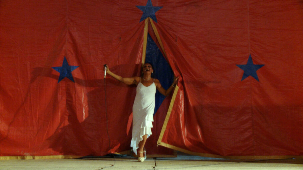 Crítica Mambembe: filme brasileiro emociona com arte circense
