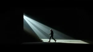 Como Spielberg usa a luz para criar atmosfera nas cenas de cinema