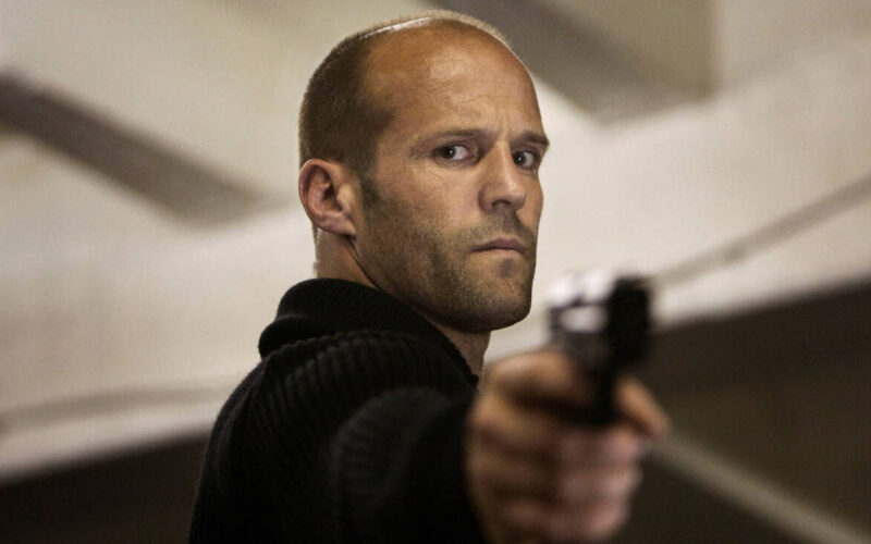Jason Statham rouba bicicleta em comédia de ação