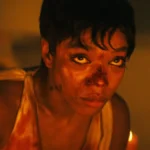 Naomi Ackie negocia estrelar sequência de Corrente do Mal