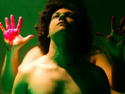 Labirinto dos Garotos Perdidos: Peter Pan guia drama queer