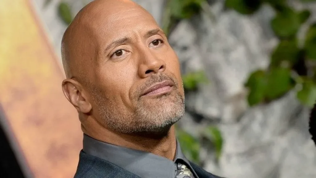 Dwayne Johnson rebate críticas e se afasta da política