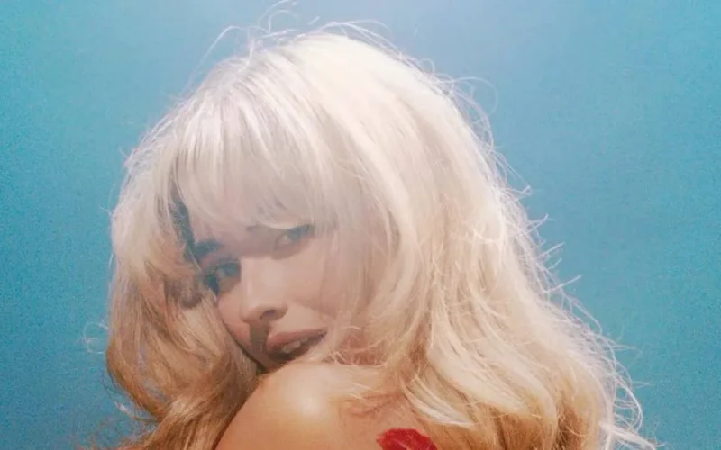 Sabrina Carpenter cotada para viver Emma Frost no reboot de X-Men