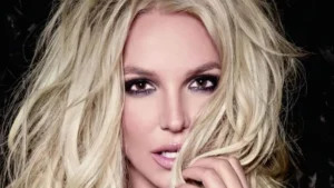 Criadora de New Girl vai adaptar livro de Britney Spears