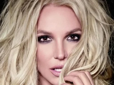 Criadora de New Girl vai adaptar livro de Britney Spears