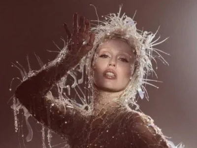 Miley Cyrus lança filme de 'Something Beautiful'; assista