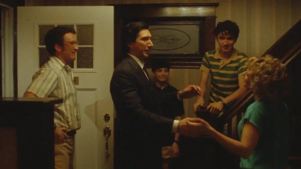 Miles Teller e Adam Driver enfrentam a máfia em 'Tigre de Papel