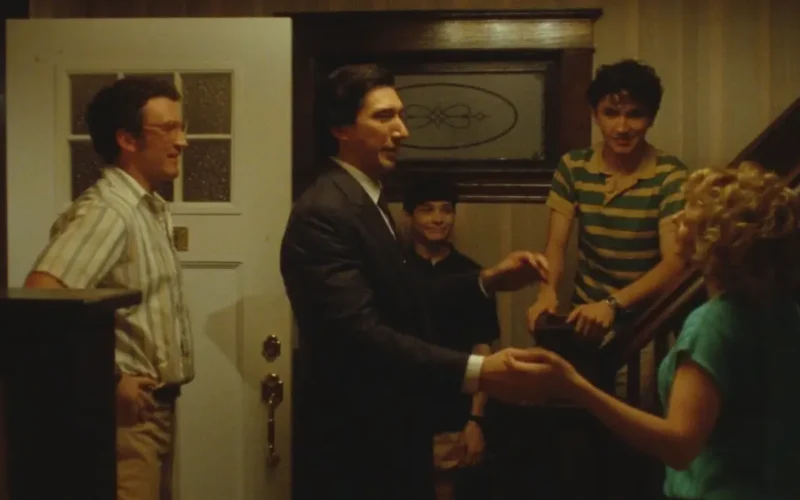 Miles Teller e Adam Driver enfrentam a máfia em 'Tigre de Papel