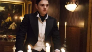 Ryan Murphy rasga elogios a Evan Peters em AHS