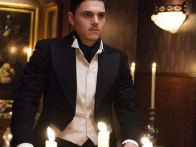 Ryan Murphy rasga elogios a Evan Peters em AHS