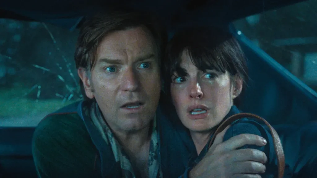 O Fim da Rua: com Hathaway e McGregor, filme tem 85% no Rotten Tomatoes