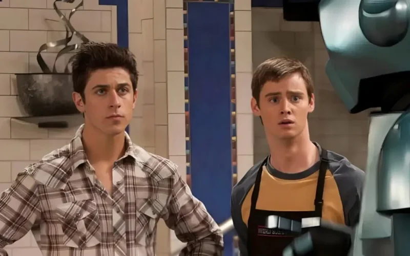 Ator de Waverly Place provoca David Henrie após ficar fora do spin-off